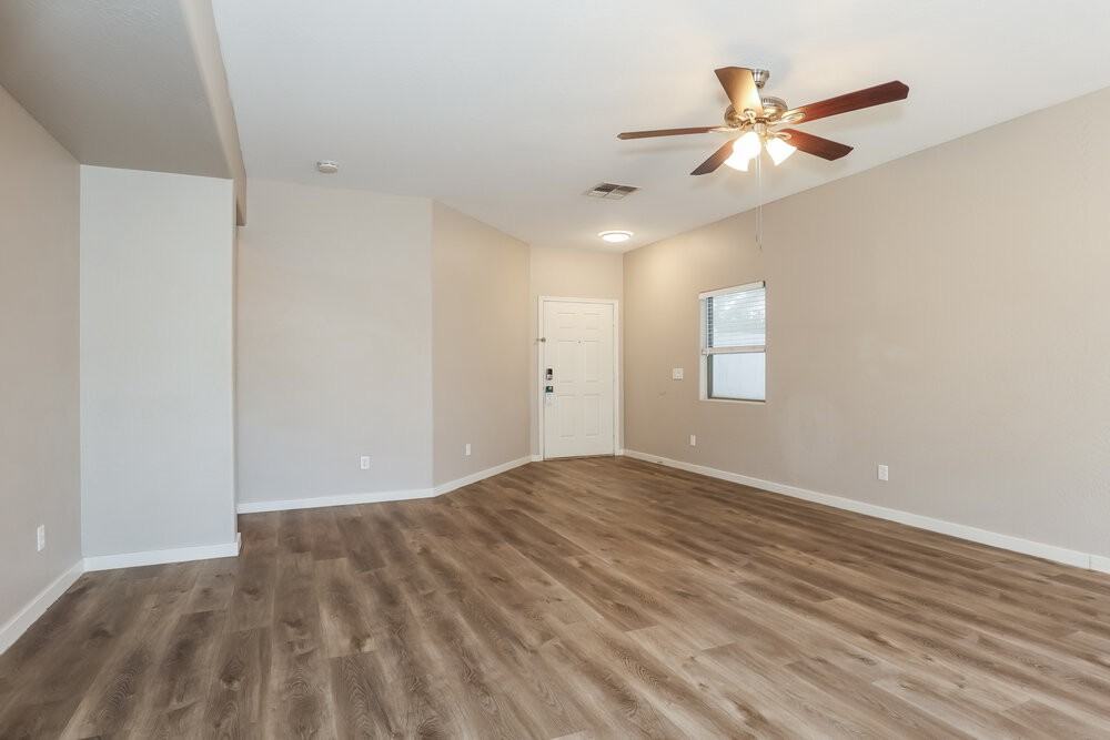 44080 W Mccord Dr - Photo 3 of 16