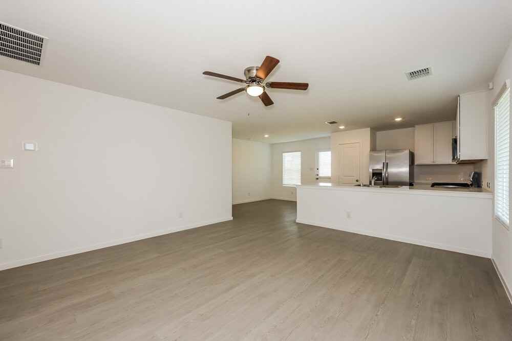 1617 Sparrow Hawk Rd - Photo 4 of 16