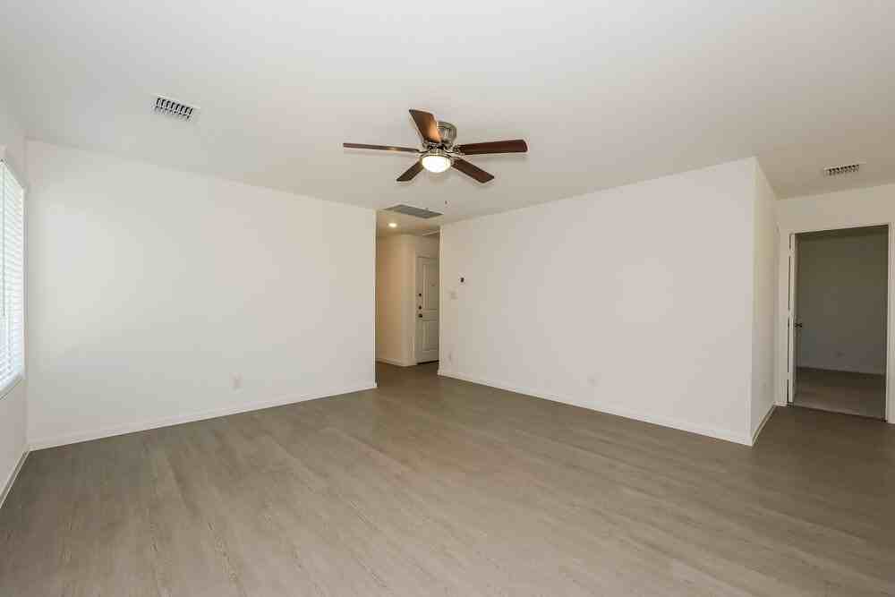 1617 Sparrow Hawk Rd - Photo 5 of 16