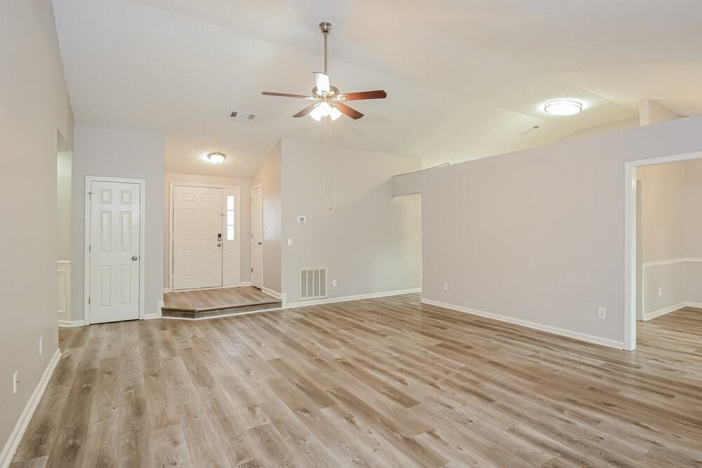 110 River Oaks Dr - Photo 5 of 16