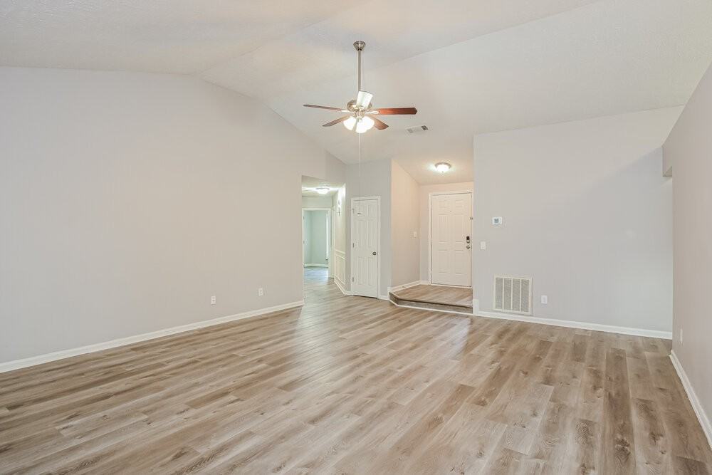 110 River Oaks Dr - Photo 6 of 16