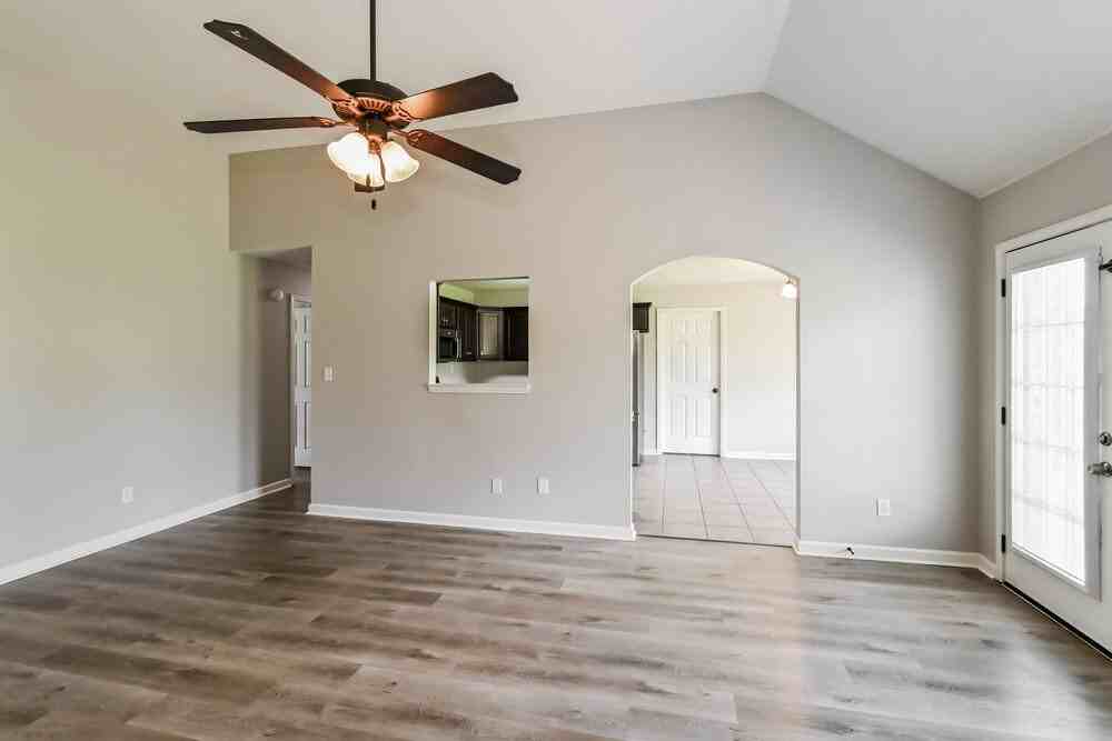 9069 Gavin Dr - Photo 4 of 17