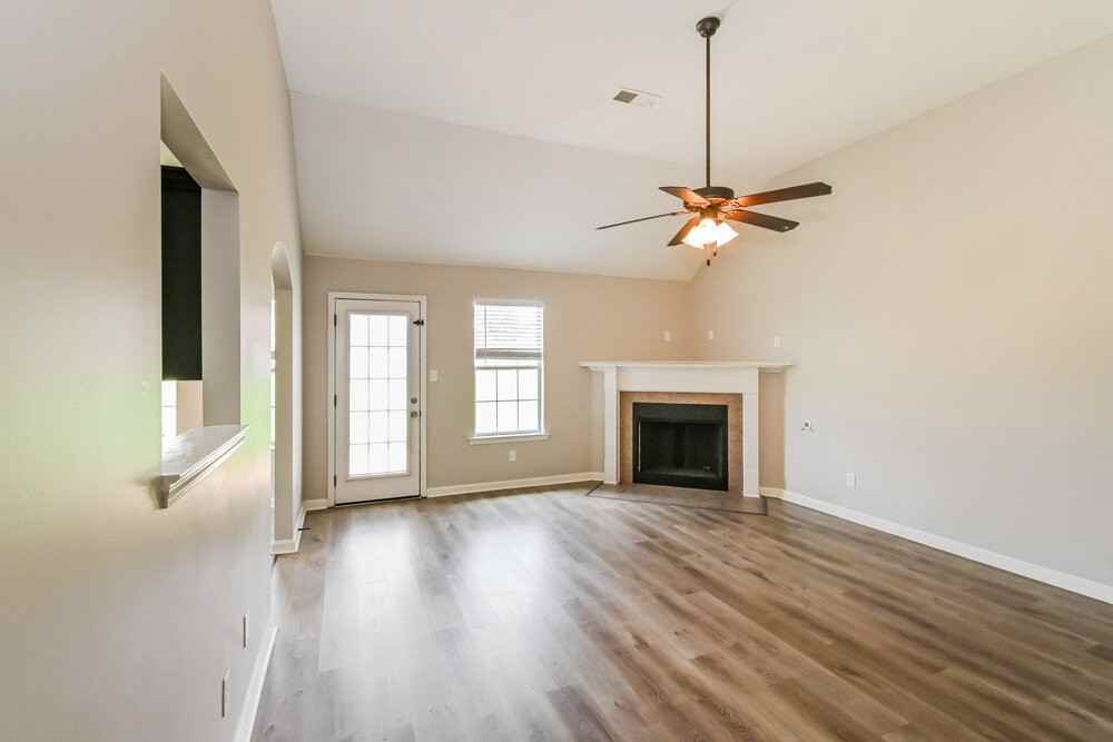 9069 Gavin Dr - Photo 5 of 17