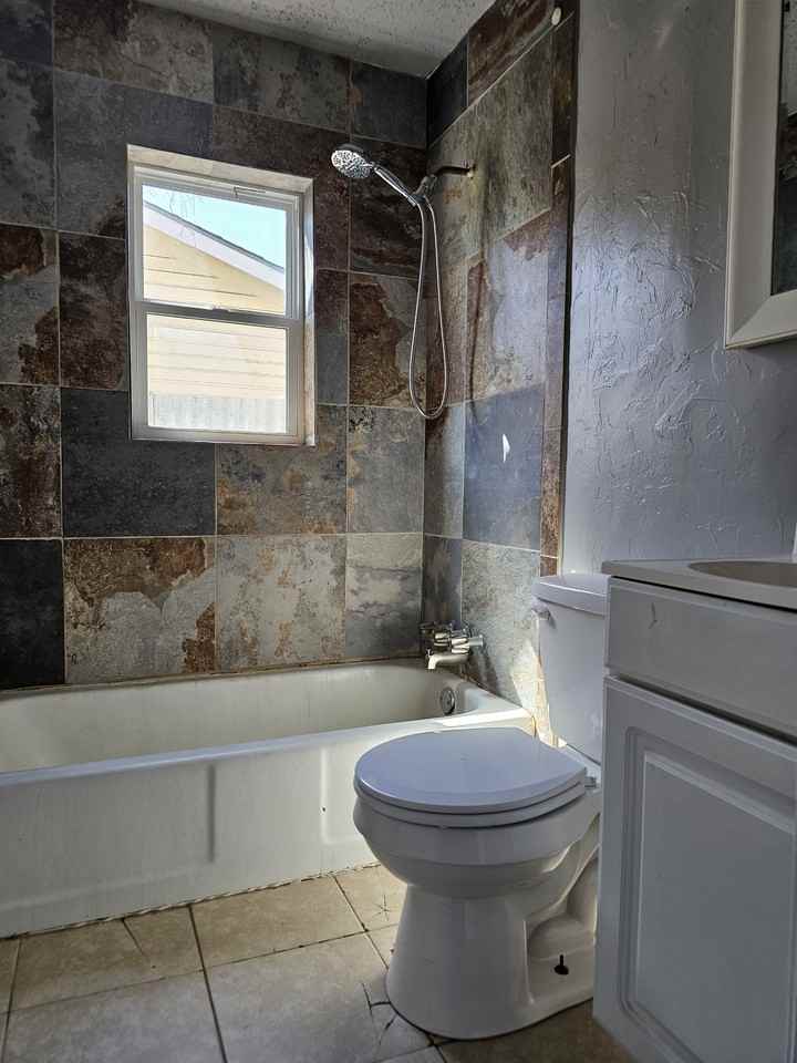 2644 Sw 38th St #1 - Photo 6 of 19