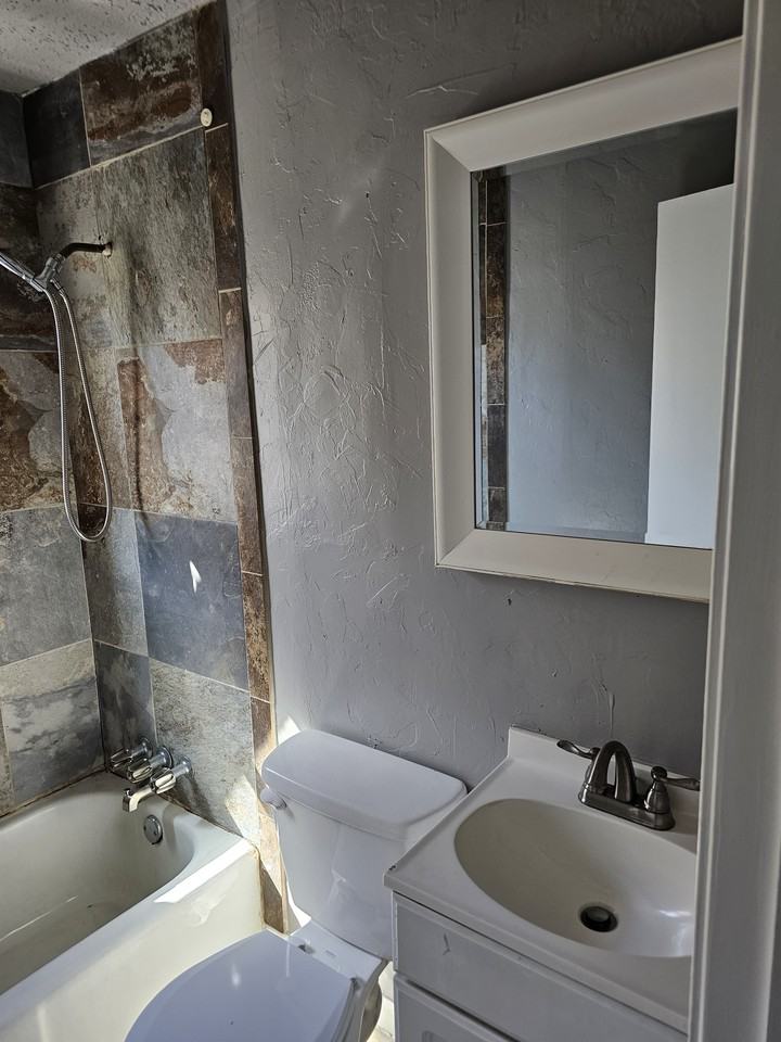 2644 Sw 38th St #1 - Photo 7 of 19