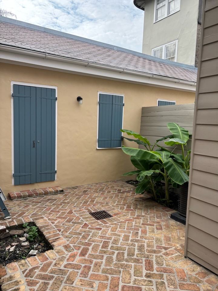 522 Dauphine Street-Rear #522REAR - Photo 2 of 8