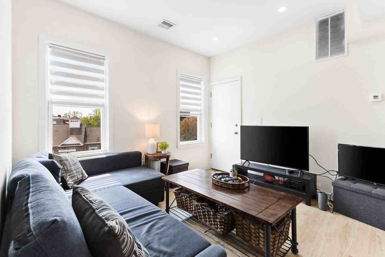 7 Transit Street7 Transit Street - 1 #1 - Photo 3 of 11