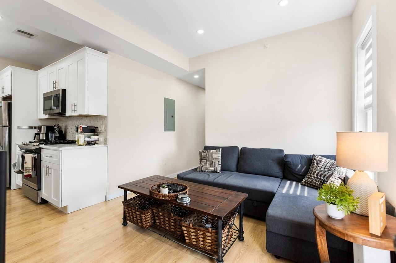 7 Transit Street7 Transit Street - 3 #3 - Photo 2 of 11