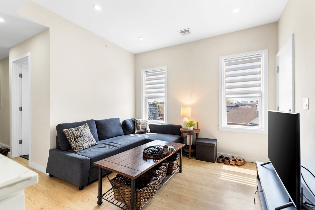 7 Transit Street7 Transit Street - 3 #3 - Photo 3 of 11