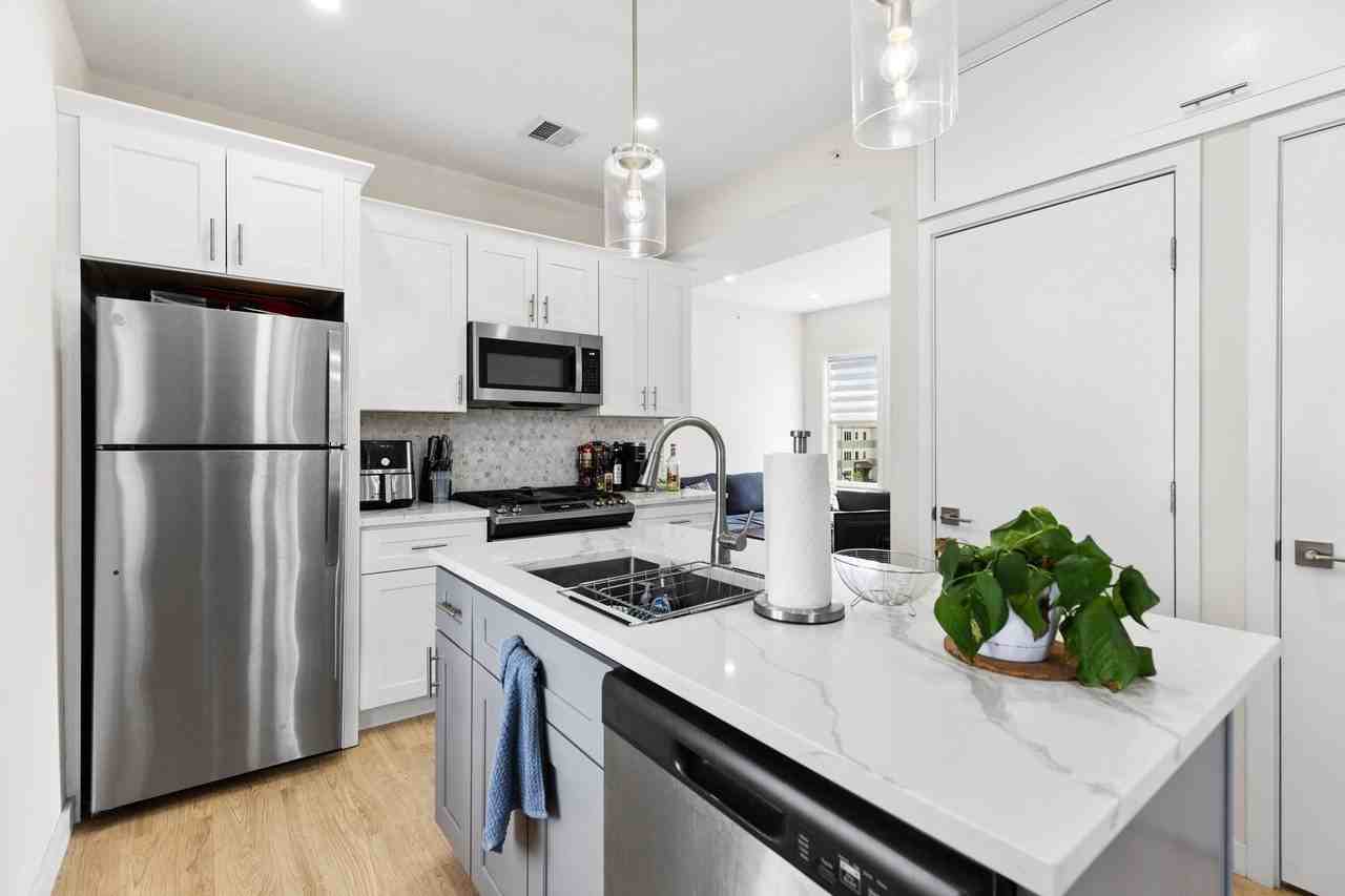 7 Transit Street7 Transit Street - 3 #3 - Photo 6 of 11