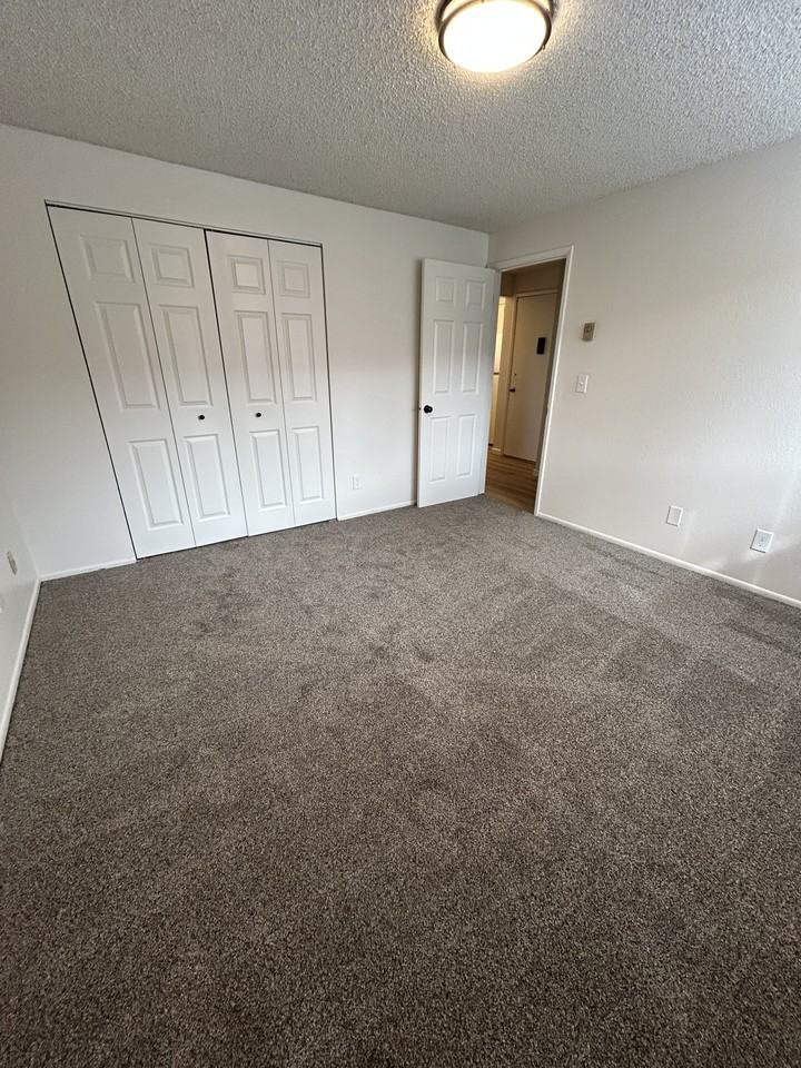 700 Crater Lake Ave #WL14 - Photo 7 of 13