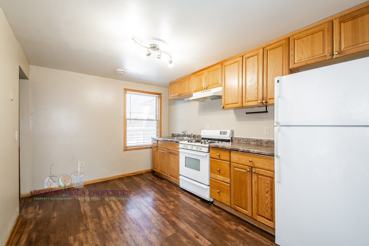 863 Clark St #863-2 - Photo 5 of 17