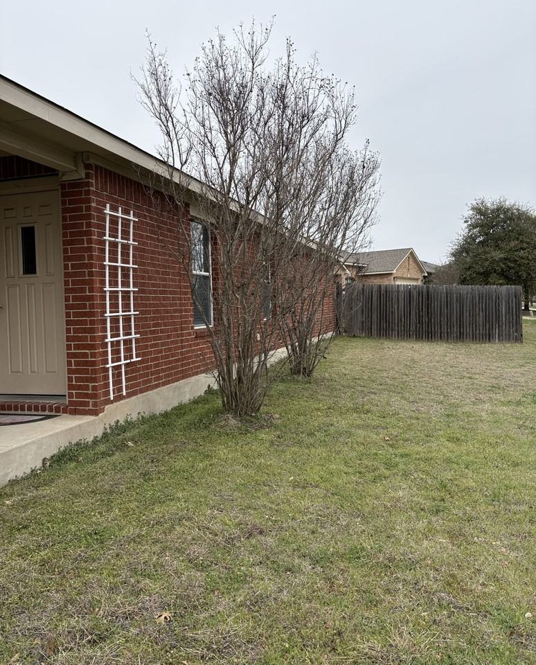 1034 W South St #1 - Photo 2 of 9