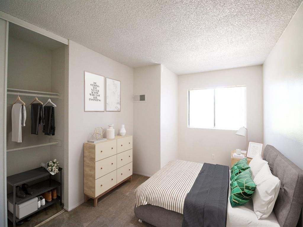 220 47th St - Photo 7 of 24