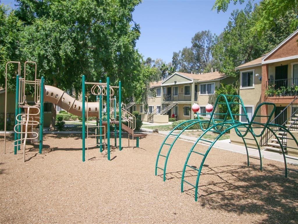 220 47th St - Photo 5 of 24