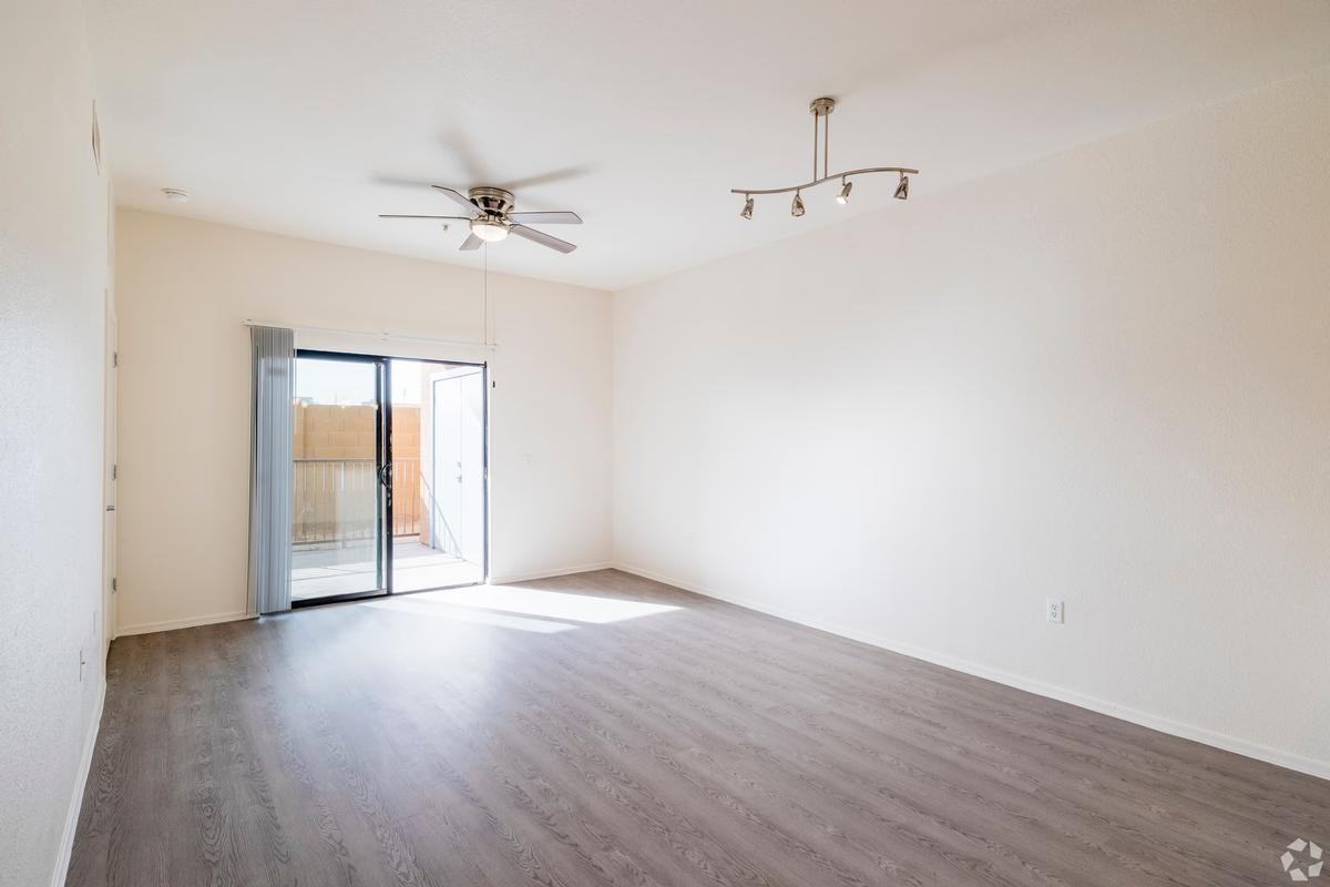 4033 S 7th St - Photo 6 of 16