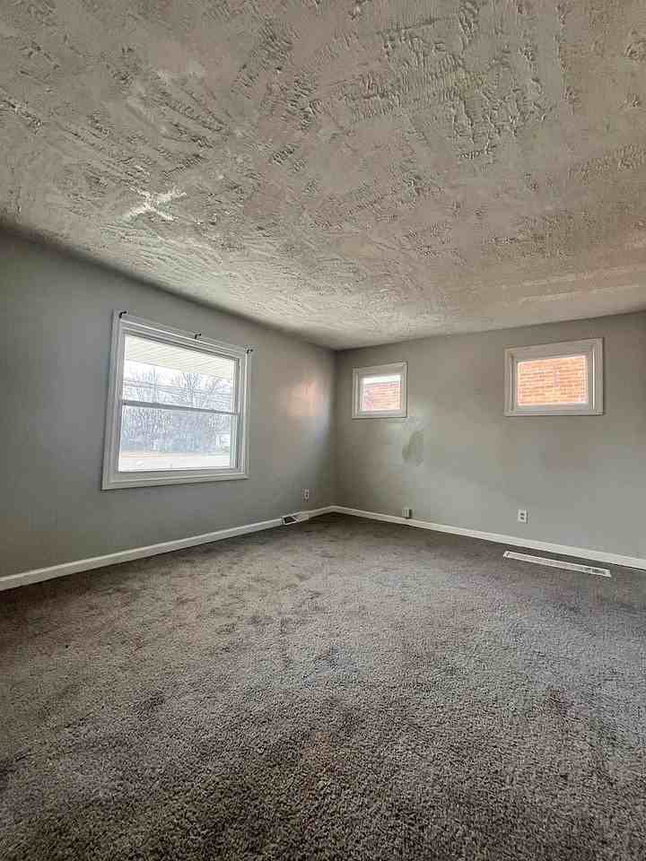 4679 E 144th St #1 - Photo 7 of 10