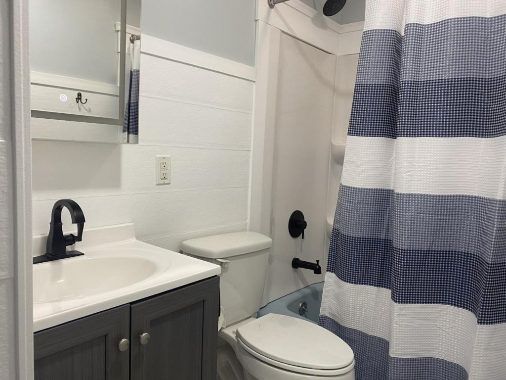 4138 Lake St - Photo 3 of 12