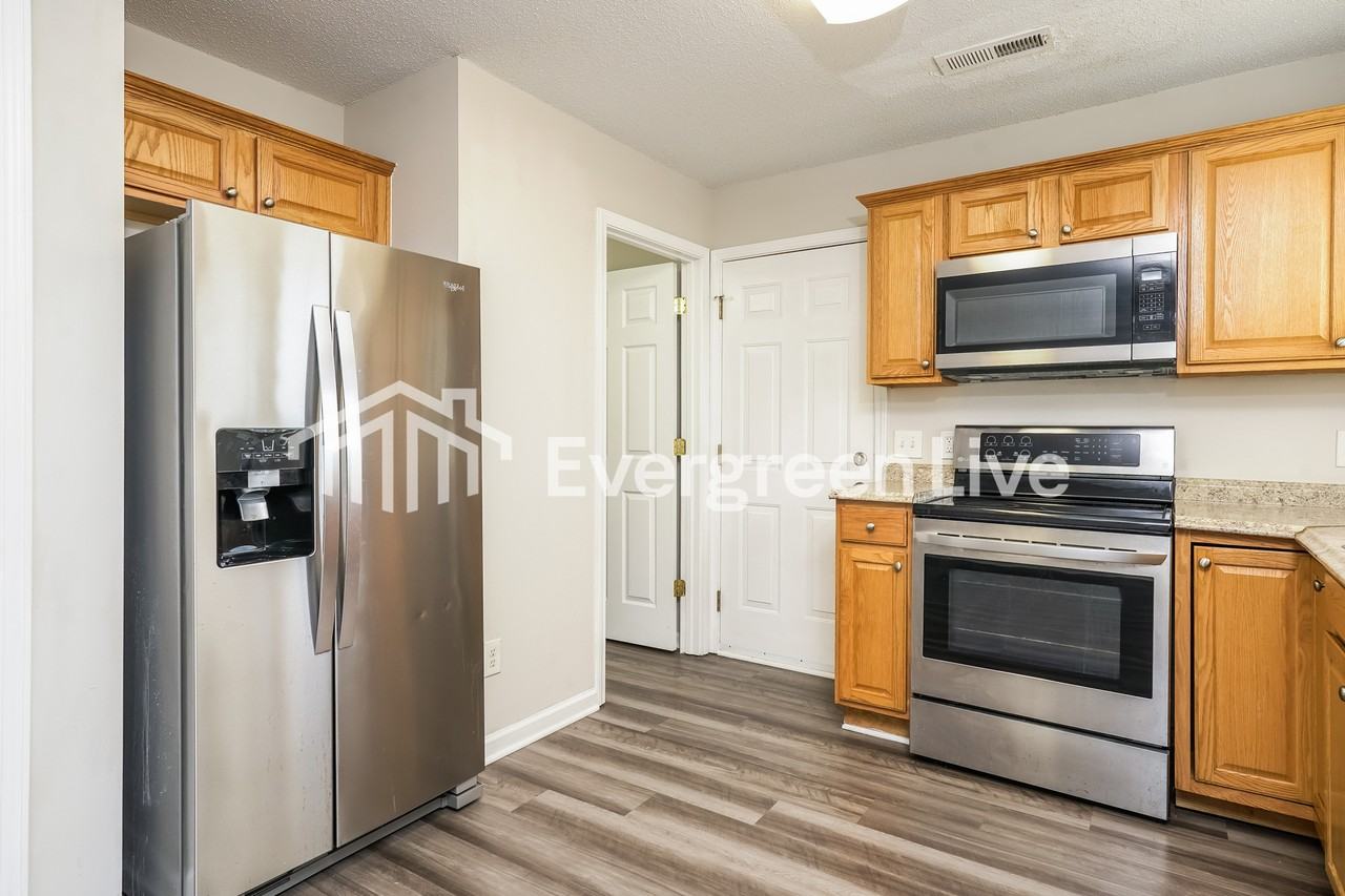 1300 Camden Place Ct - Photo 2 of 15