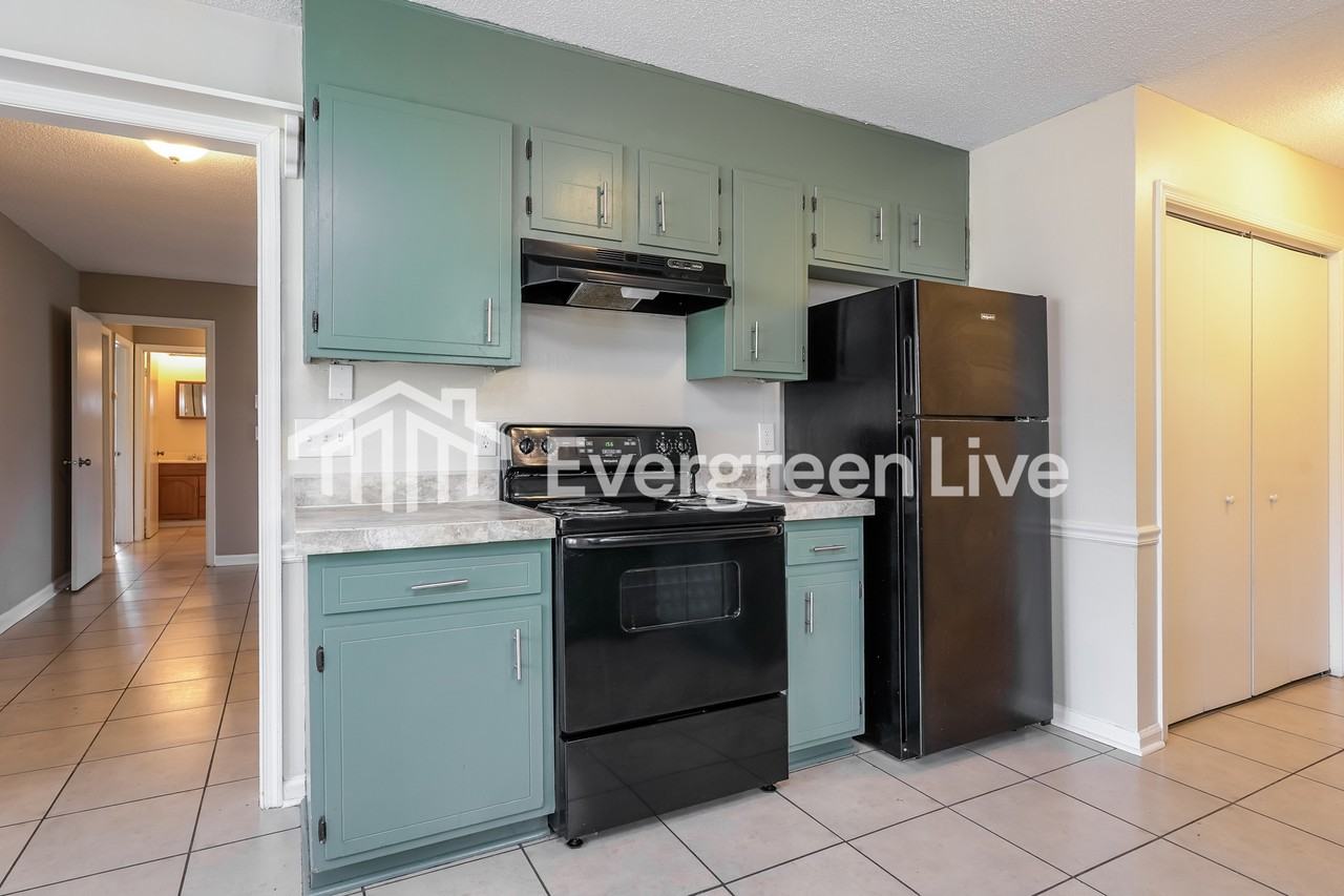 6 Coachman Ct - Photo 3 of 15
