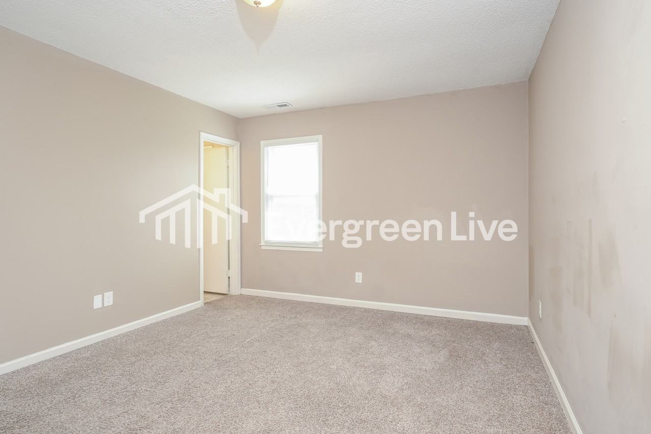 6 Coachman Ct - Photo 7 of 15