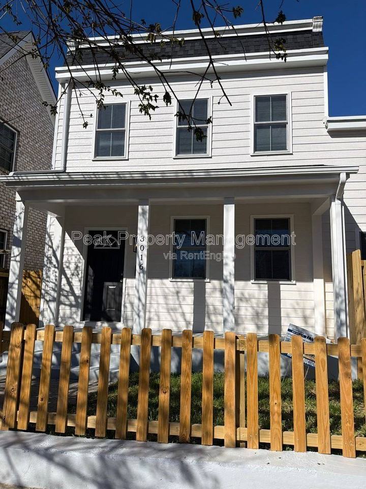 3016 Parkwood Ave - Photo 2 of 9