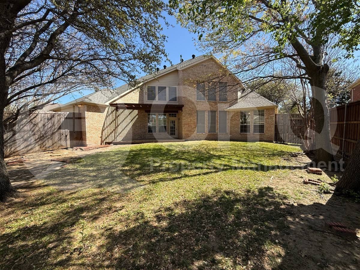 4513 Saint James Dr - Photo 2 of 10