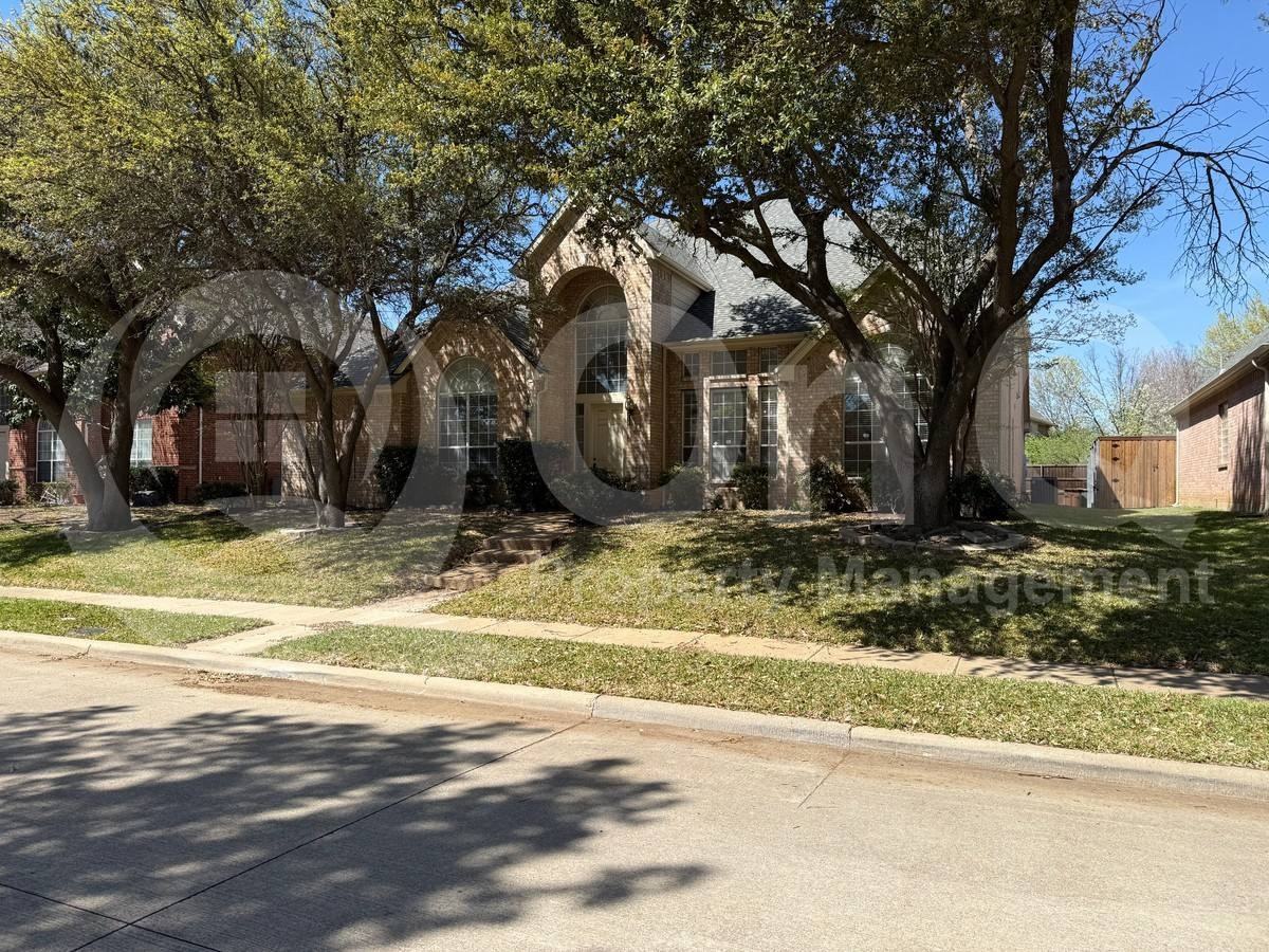 4513 Saint James Dr - Photo 3 of 10