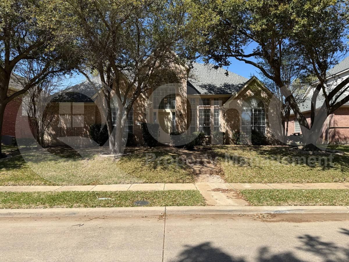 4513 Saint James Dr - Photo 4 of 10