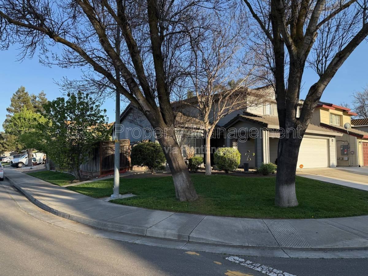 440 Gianelli St - Photo 2 of 10