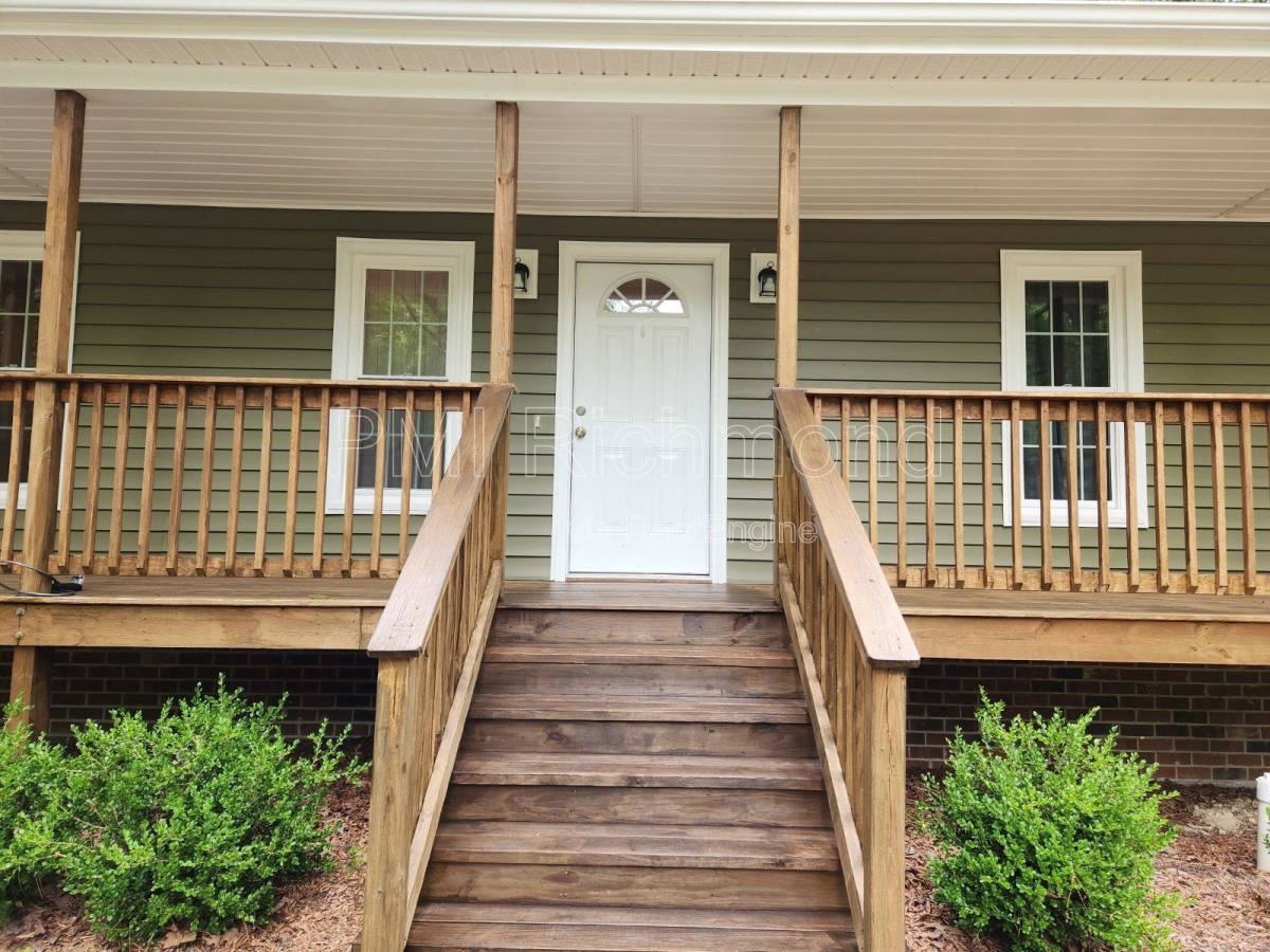4500 Sunfield Pl - Photo 2 of 8