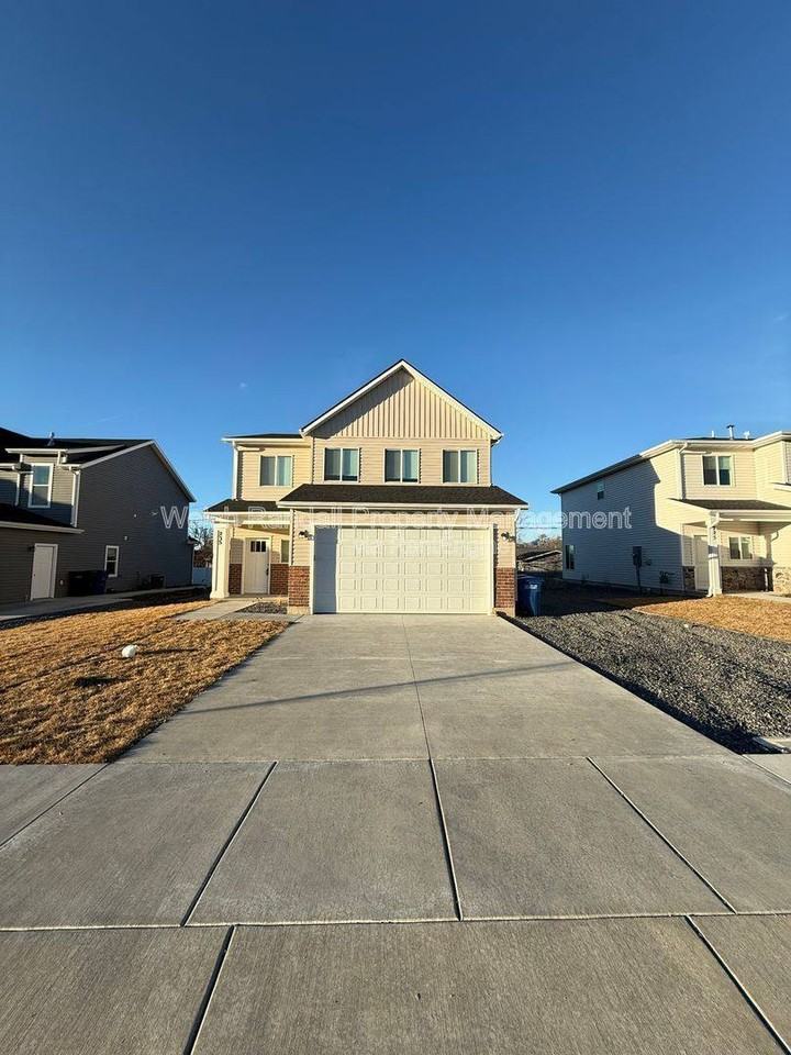 235 W 690 N - Photo 2 of 7