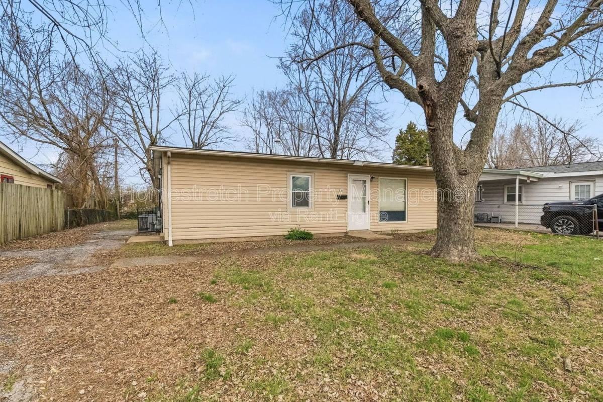 133 Saint Thomas Ln - Photo 3 of 10