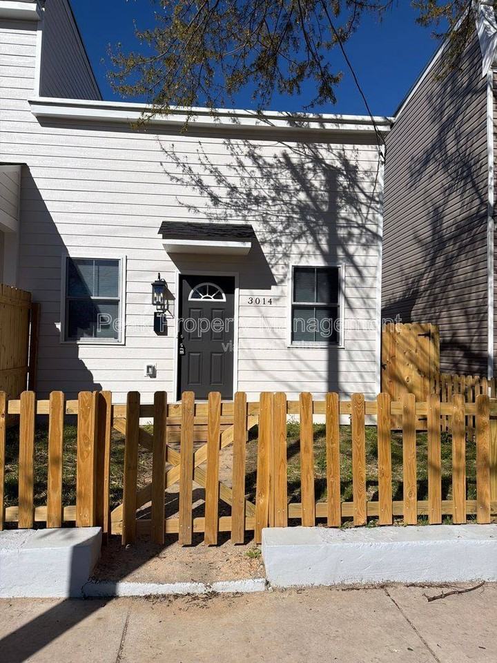 3014 Parkwood Ave - Photo 2 of 10