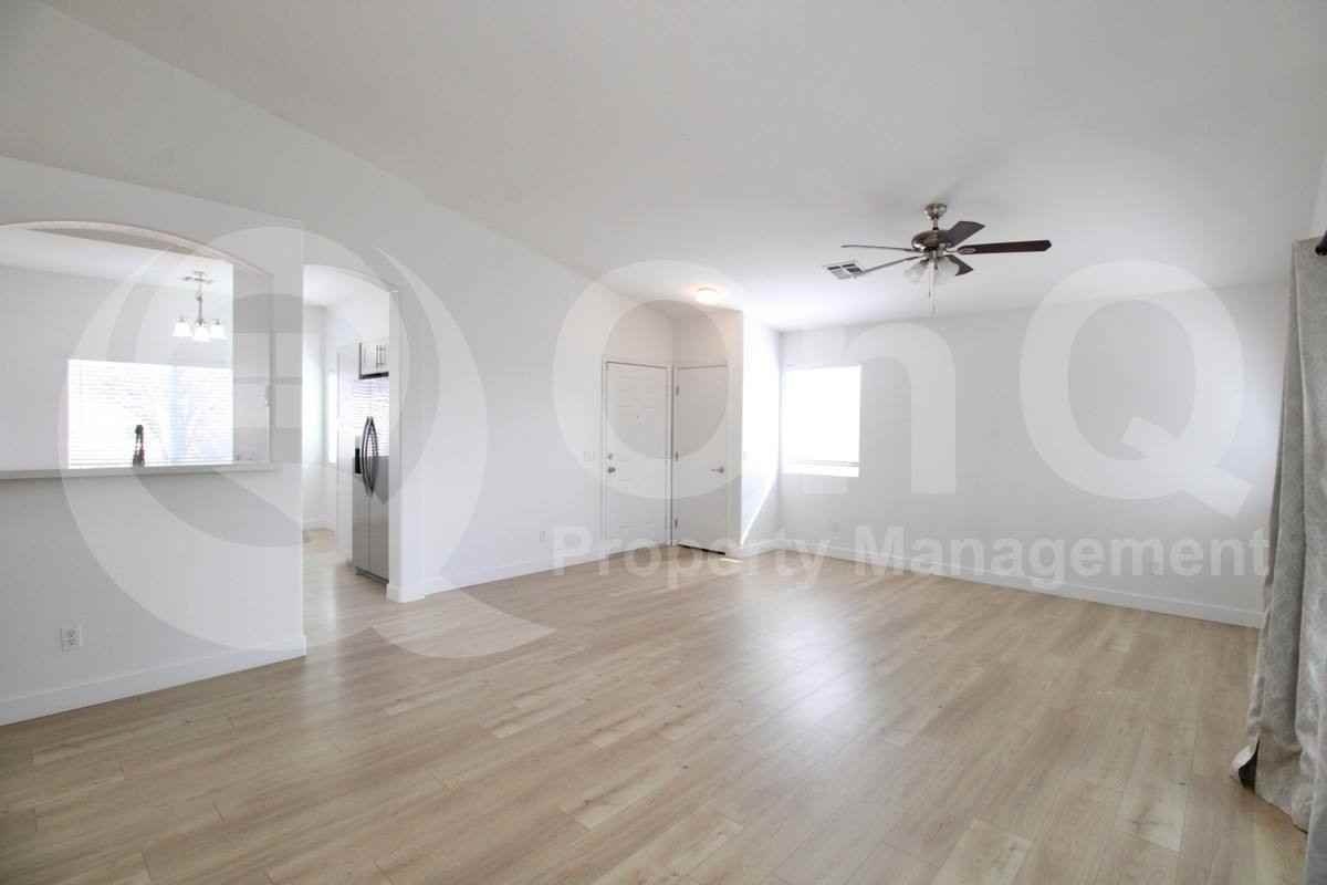 16175 W Washington St - Photo 2 of 10