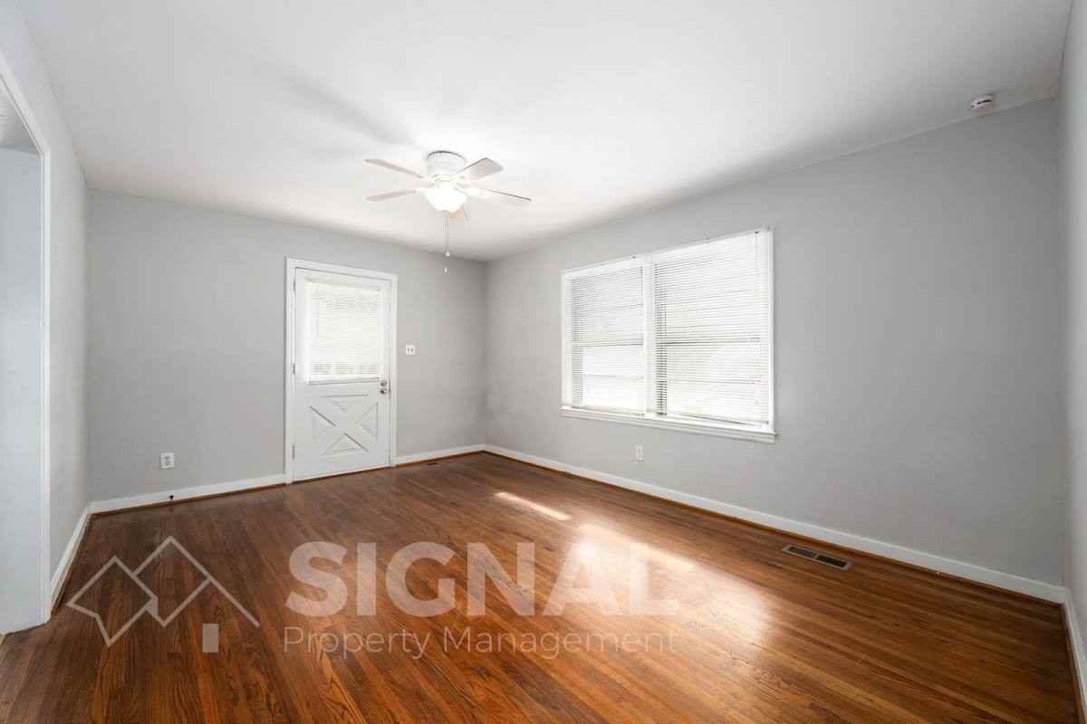 5836 Court Q - Photo 6 of 9