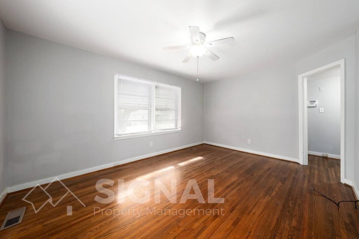 5836 Court Q - Photo 7 of 9