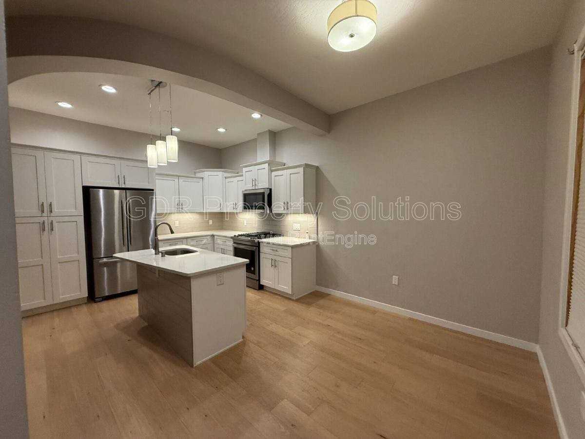 3600 Central Ave Se - Photo 3 of 10