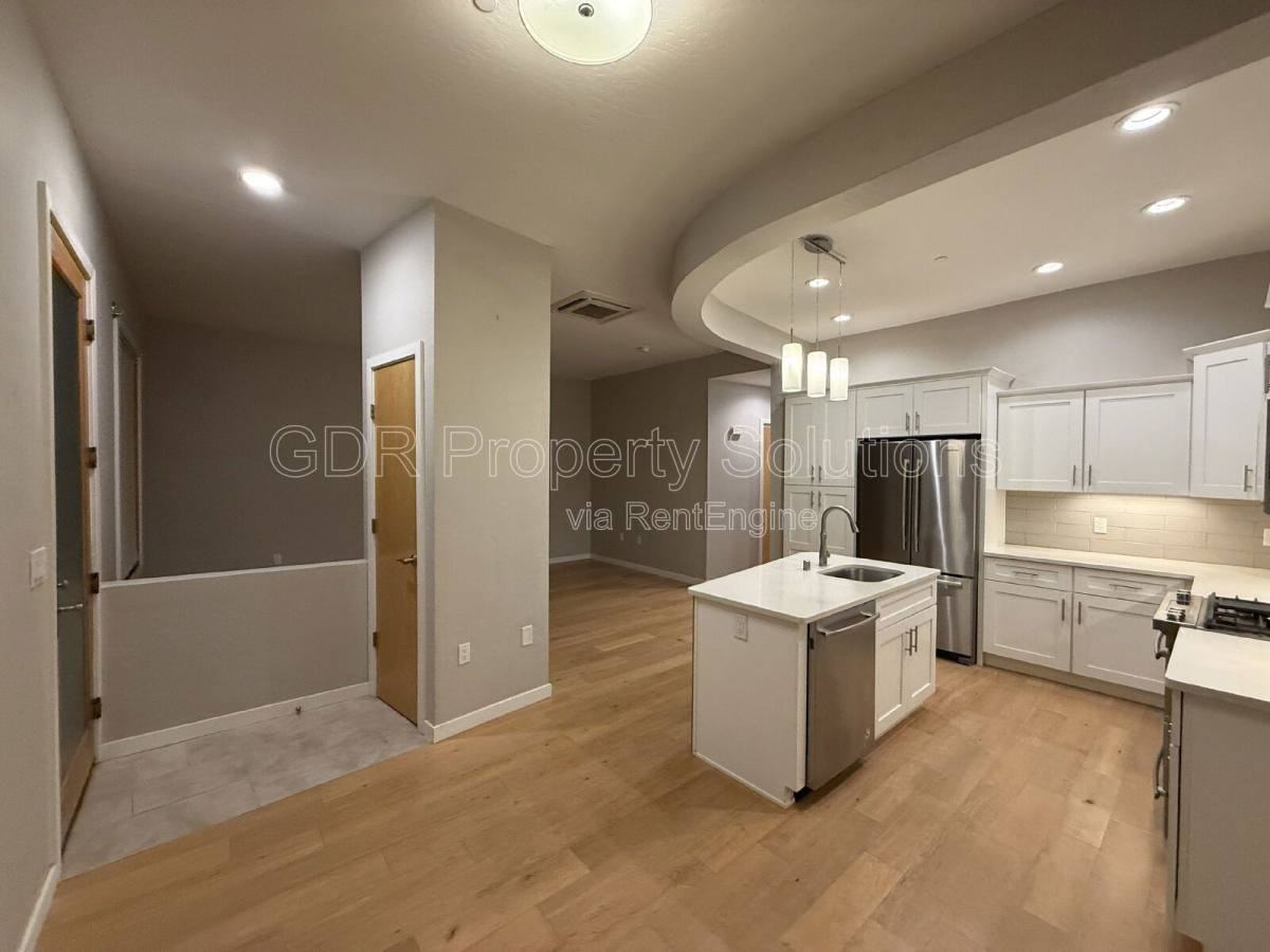 3600 Central Ave Se - Photo 5 of 10