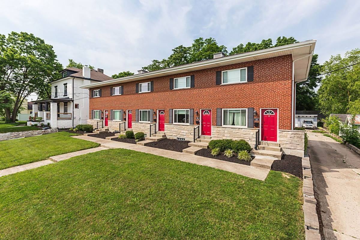 135 Commonwealth Ave - Photo 2 of 10