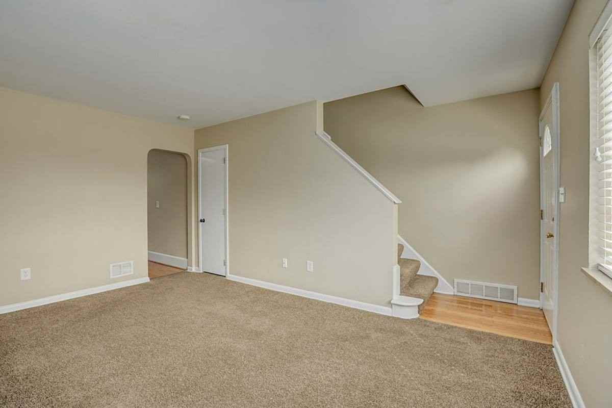 135 Commonwealth Ave - Photo 3 of 10