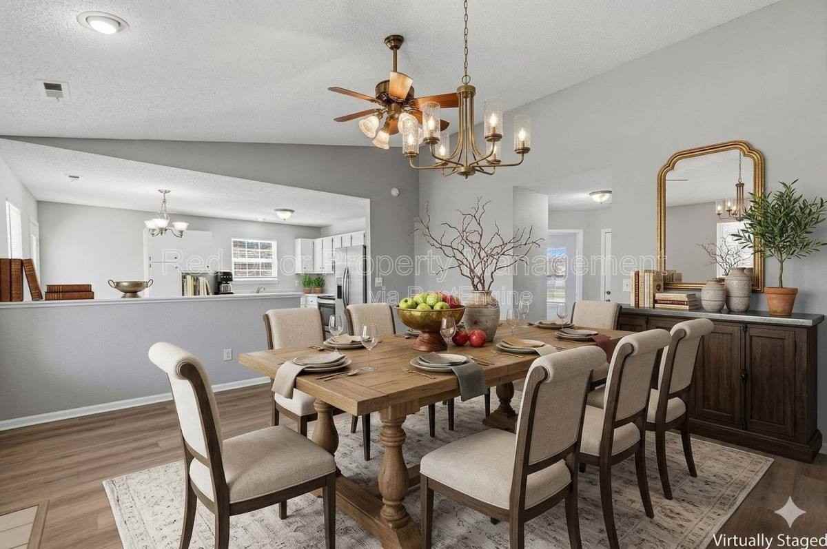 18001 Sanibel Cir - Photo 2 of 8