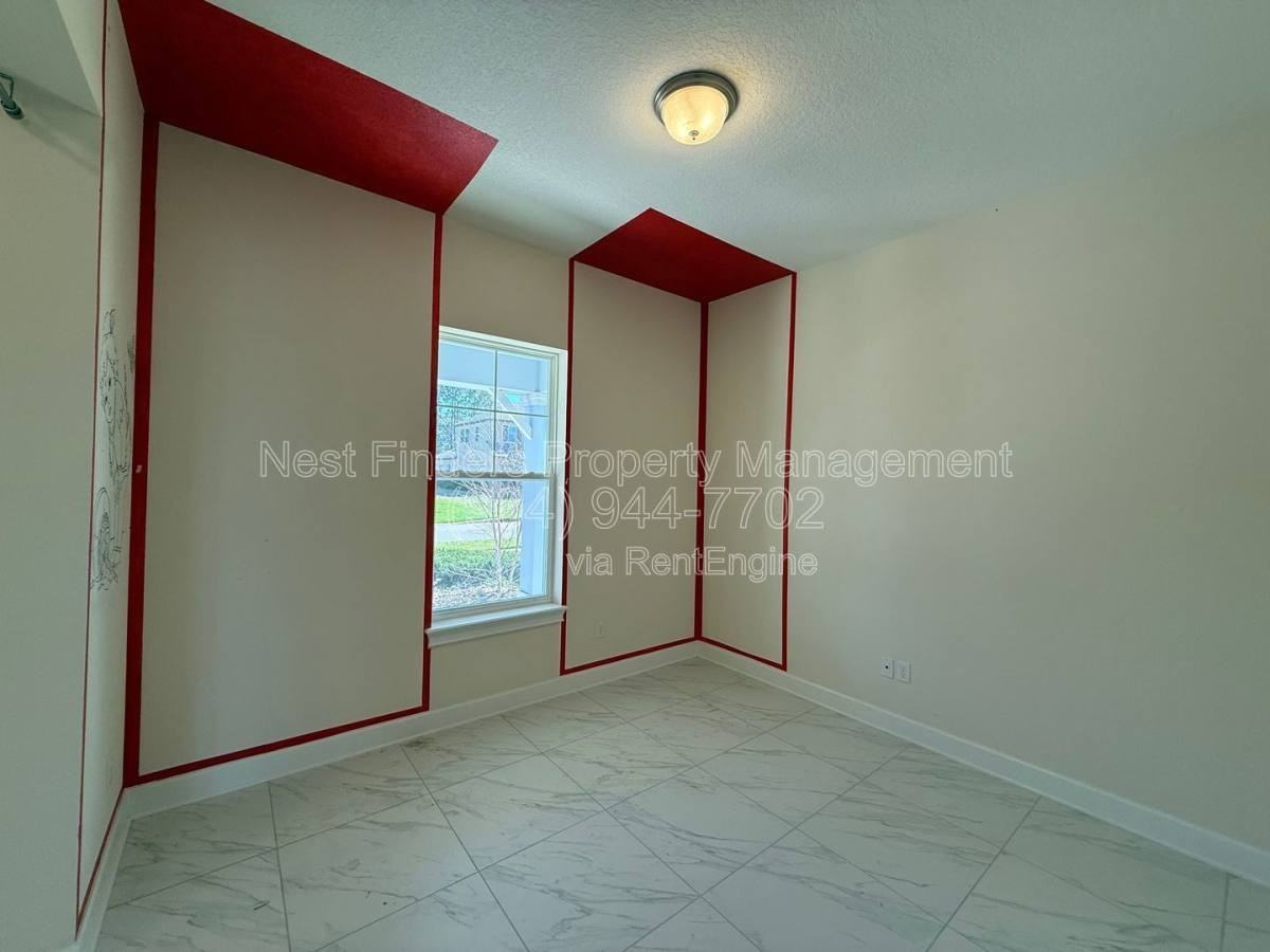 214 Starlis Pl - Photo 3 of 10