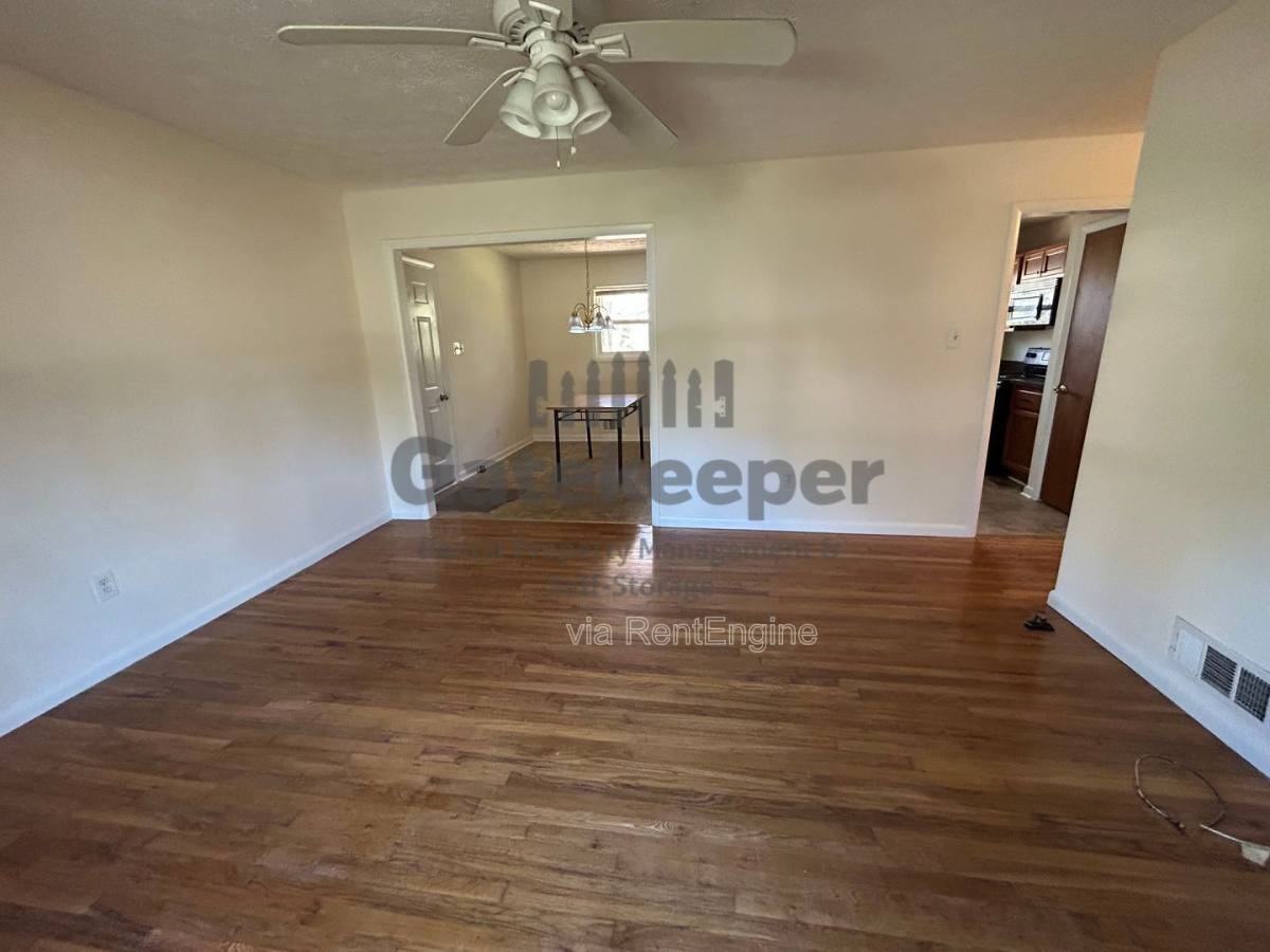208 Porter Ln - Photo 2 of 10