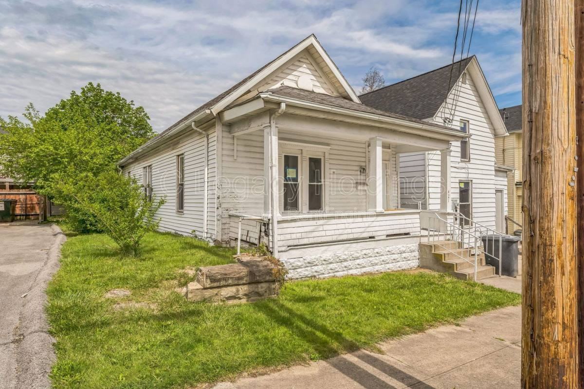 421 Walnut Ave - Photo 2 of 10
