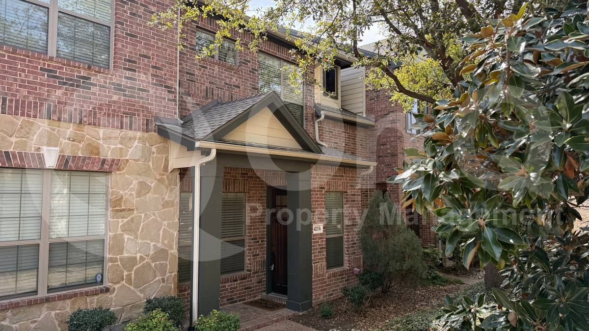 4233 Swan Forest Dr #C - Photo 2 of 10