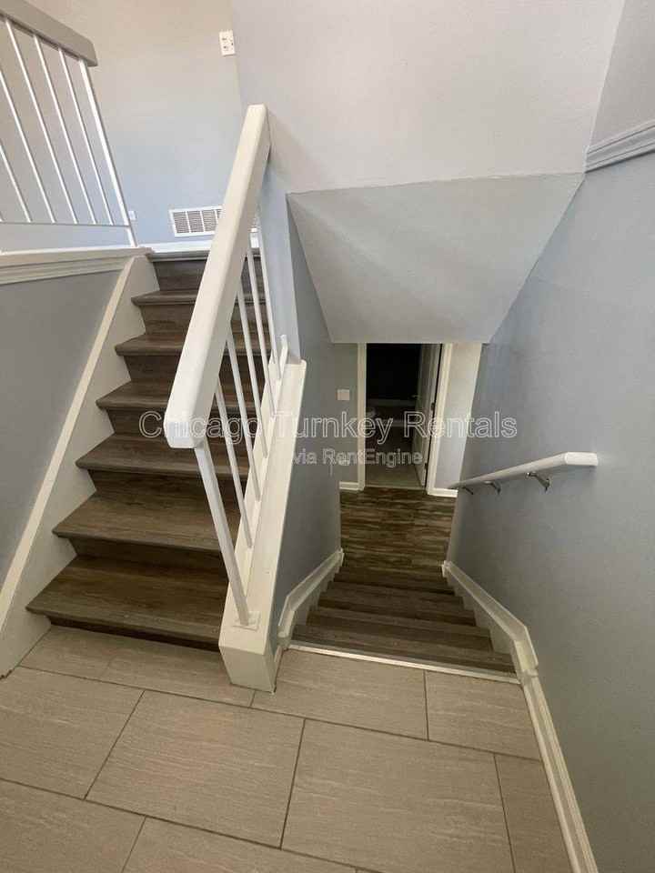 5663 Allemong Dr - Photo 2 of 10