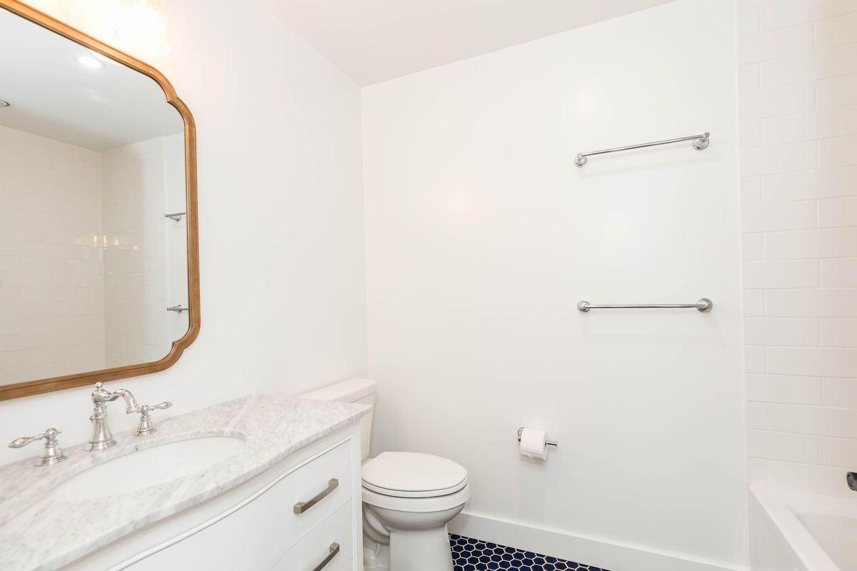 539 Portsmouth Ave - Photo 3 of 16