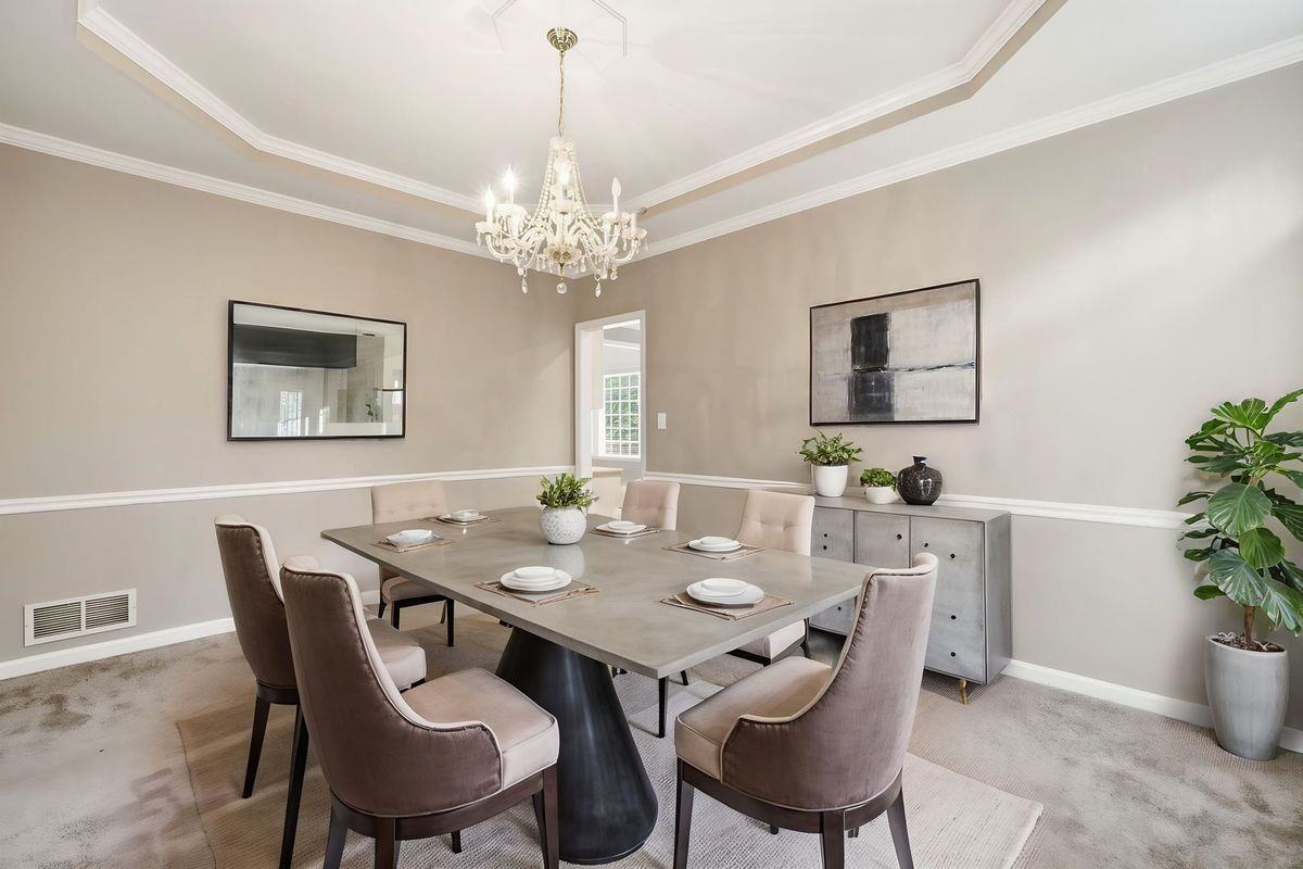 310 Stoneleigh Dr Sw - Photo 2 of 12