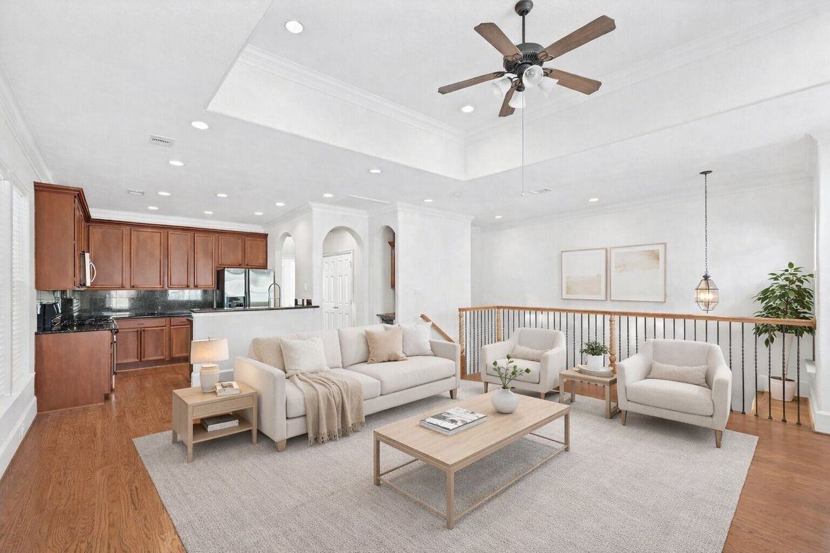 1346 Studer St - Photo 3 of 5